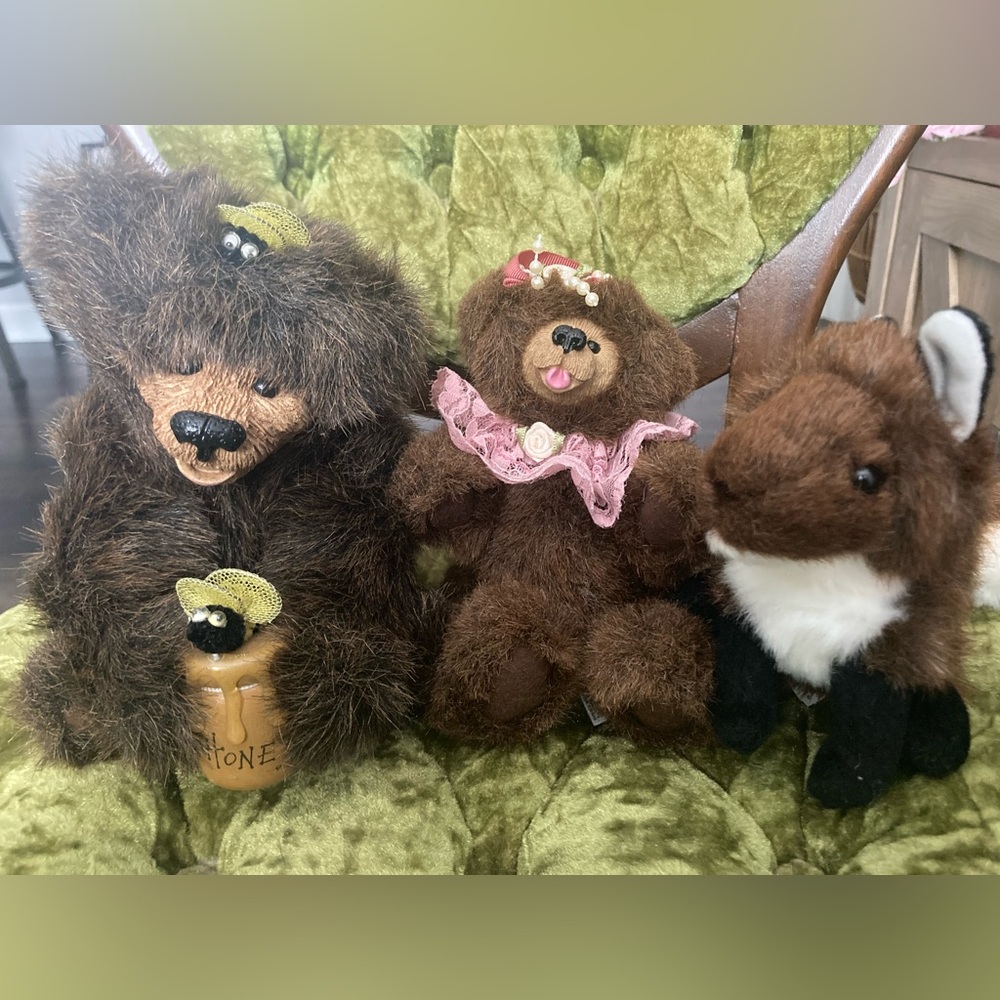 KIMBEARLY'S ORIGINALS Bear with Honey Jar & Mama Bear Pink Lace A&A Plush